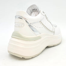 Carica l'immagine nel visualizzatore di Gallery, JANET & JANET Sneakers platform bianco/argento A