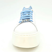 Carica l'immagine nel visualizzatore di Gallery, JANET & JANET Sneakers platform bianca/celeste C