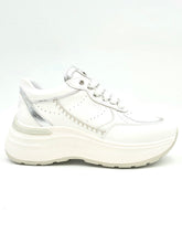 Carica l'immagine nel visualizzatore di Gallery, JANET & JANET Sneakers platform bianco/argento A