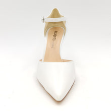 Carica l'immagine nel visualizzatore di Gallery, LINEA SPOSA Di Tommaso Decolleté con cinturino bianco perlato N