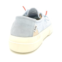 Carica l'immagine nel visualizzatore di Gallery, WALK IN PITAS Wallabee slipon celeste M45