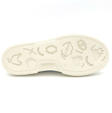 Carica l'immagine nel visualizzatore di Gallery, WALK IN PITAS Wallabee slipon celeste M45