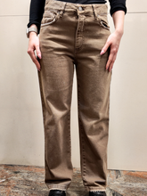 Carica l'immagine nel visualizzatore di Gallery, TENSIONE IN Jeans TOM regular fit marrone sabbiato