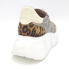 Carica l&#39;immagine nel visualizzatore di Gallery, WONDERS Sneaker marrone ROMA platform C45