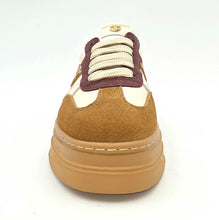 Carica l&#39;immagine nel visualizzatore di Gallery, JANET &amp; JANET Sneakers platform beige e cognac U