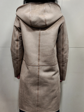Carica l&#39;immagine nel visualizzatore di Gallery, RINO &amp; PELLE Ova reversible coat Ecomontone lungo camel