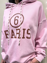 Carica l&#39;immagine nel visualizzatore di Gallery, TENSIONE IN Felpa in cotone rosa con cappuccio e scritta &quot;PARIS&quot;