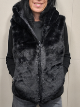 Carica l&#39;immagine nel visualizzatore di Gallery, RINO &amp; PELLE Hiddo Gilet ecopelliccia reversibile nero