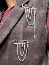 Carica l&#39;immagine nel visualizzatore di Gallery, LE STREGHE Gilet con spille bordeaux