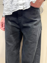 Carica l&#39;immagine nel visualizzatore di Gallery, TENSIONE IN Jeans GIUSI nero