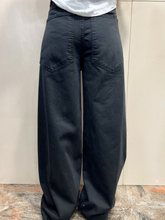 Carica l&#39;immagine nel visualizzatore di Gallery, TENSIONE IN Jeans GIUSI nero