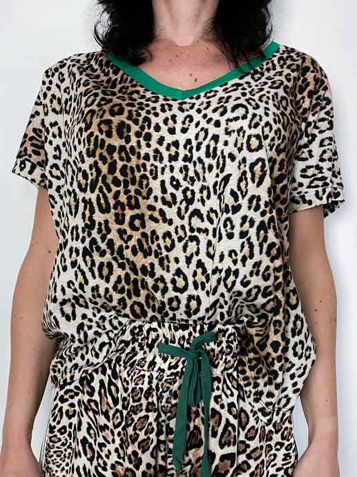 TENSIONE IN | T-SHIRT leopardo collo verde