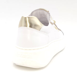 NERO GIARDINI Sneakers con charms in pelle bianca R23