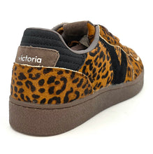 Carica l'immagine nel visualizzatore di Gallery, VICTORIA Sneaker LONDRES EFFETTO CAVALLINO STAMPA ANIMAL H31