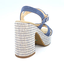 Carica l'immagine nel visualizzatore di Gallery, NERO GIARDINI Sandalo plateau  camoscio avio W43