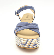 Carica l'immagine nel visualizzatore di Gallery, NERO GIARDINI Sandalo plateau  camoscio avio W43