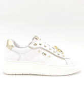 Carica l&#39;immagine nel visualizzatore di Gallery, NERO GIARDINI Sneakers con charms in pelle bianca R23