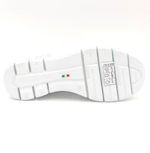 Carica l&#39;immagine nel visualizzatore di Gallery, NERO GIARDINI Sneakers zeppa in pelle bianca R21