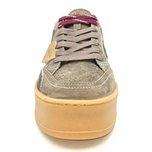 Carica l'immagine nel visualizzatore di Gallery, VICTORIA Sneaker TURIN CAMOSCIO  con plateau kaki H26