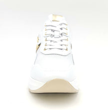 Carica l&#39;immagine nel visualizzatore di Gallery, NERO GIARDINI Sneakers zeppa in pelle bianca R11