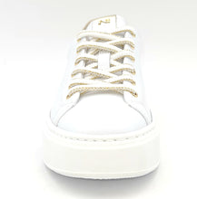Carica l&#39;immagine nel visualizzatore di Gallery, NERO GIARDINI Sneakers platform in pelle bianca R17