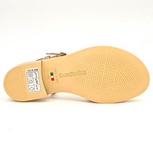 Carica l'immagine nel visualizzatore di Gallery, NERO GIARDINI Sandalo flat dettagli animalier W37