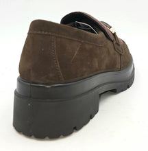 Carica l'immagine nel visualizzatore di Gallery, ENVAL SOFT Mocassino in camoscio marrone E60
