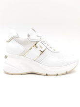 Carica l&#39;immagine nel visualizzatore di Gallery, NERO GIARDINI Sneakers zeppa in pelle bianca R11