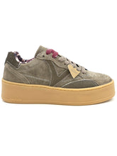 Carica l'immagine nel visualizzatore di Gallery, VICTORIA Sneaker TURIN CAMOSCIO  con plateau kaki H26