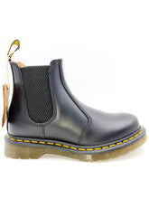 Carica l&#39;immagine nel visualizzatore di Gallery, DR.MARTENS Chelsea boots smooth nero 16
