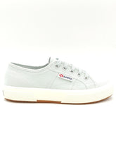 Carica l&#39;immagine nel visualizzatore di Gallery, SUPERGA 2750 CLASSIC celeste 7W