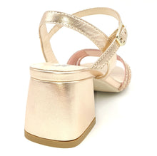 Carica l&#39;immagine nel visualizzatore di Gallery, NERO GIARDINI Sandalo elegante con strass pelle rosa B101