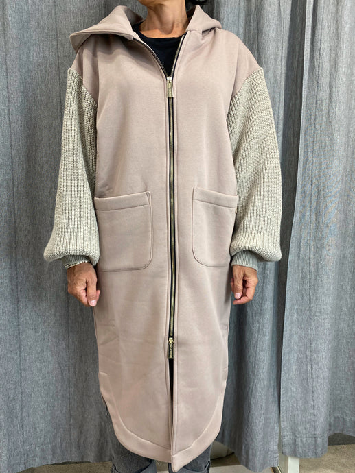 PAOLA TIENIFORTI | cappotto in felpa con maniche lana sabbia