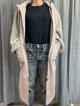 Carica l&#39;immagine nel visualizzatore di Gallery, PAOLA TIENIFORTI | cappotto in felpa con maniche lana sabbia